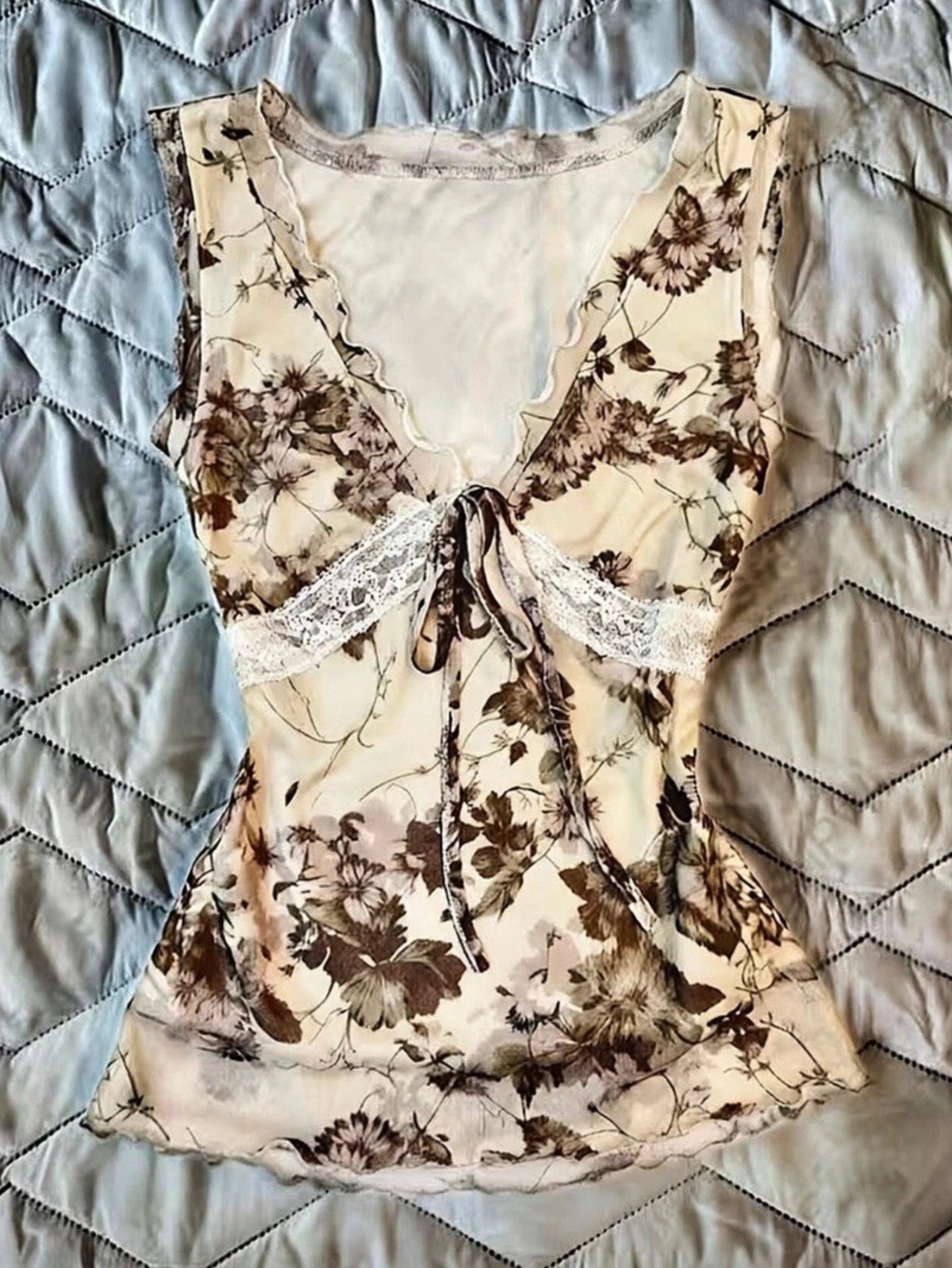 Floral Lace Trim Tank Top in Cream & Brown Like New